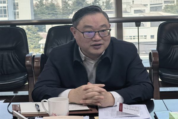 成书记_副本.jpg 成书记_副本.jpg